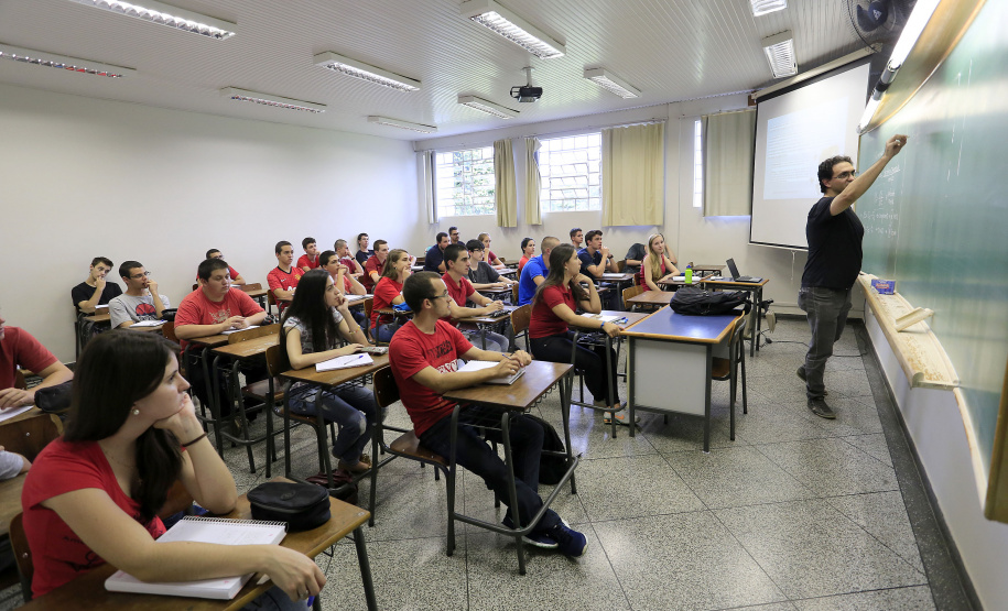 Universidades de Londrina, Maringá e Ponta Grossa comemoram 50 anos. Foto: Arquivo/AEN