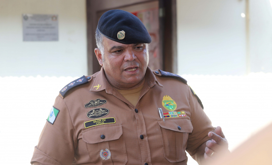 Equoterapia - José Luiz Beggiora Neto, faz equoterapia, acompanhado dos soldados, Danilo Franzo, fisioterapeuta e Alexandre Fenau, educador físico.Curitiba, 17-10-19.Foto: Arnaldo Alves / AEN.