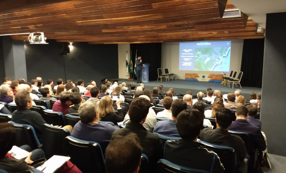 Referência no modal hidroviário, a empresa pública Portos do Paraná participou do I Seminário Infraestrutura Paraná com duas palestras sobre o setor portuário, nesta quarta-feira (6), no auditório da Celepar, em Curitiba. Organizado pelo Departamento Nacional de Infraestrutura de Transporte (DNIT), Rede de Desenvolvimento de Pessoas do Paraná e Departamento de Estradas de Rodagem (DER), o evento reúne representantes de todas as matrizes modais. Foto:  Rodrigo Sell/ Portos do Paraná