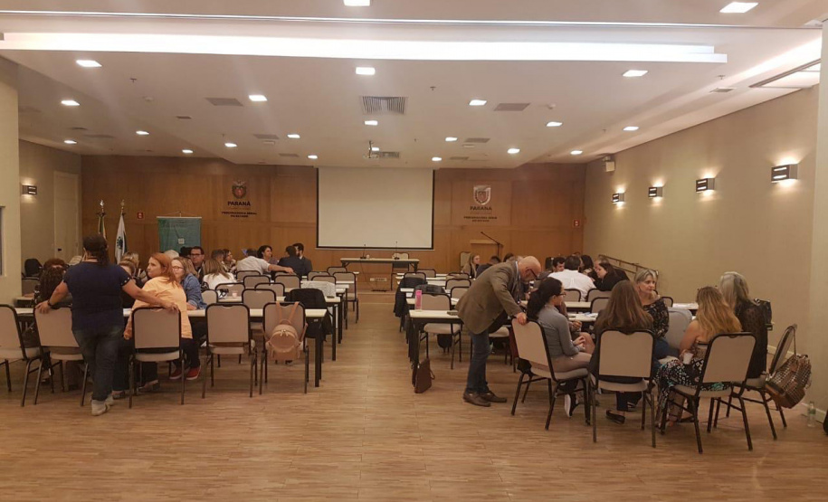 O Governo do Paraná vai melhorar o contato com o cidadão pelas mais de 70 ouvidorias distribuídas em secretarias e empresas estaduais, incluídas as instituições de ensino superior. A Controladoria-Geral do Estado reuniu nesta semana o primeiro encontro com representantes da área de vários órgãos públicos e vai propor a criação de um conselho consultivo para casos de maior complexidade. Curitiba, 07/11/2019 - Divulgação/CGE