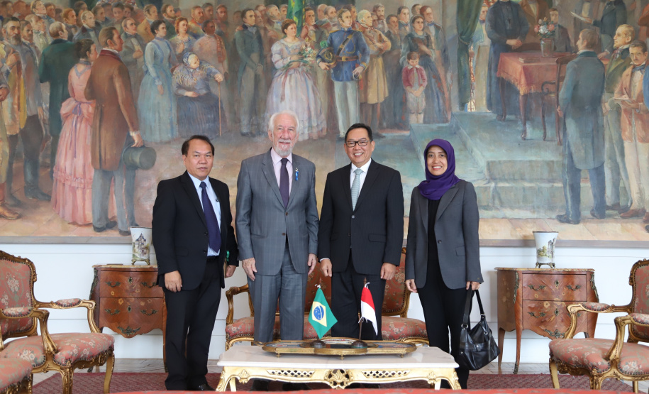 Vice-governador Darci Piana recebe o embaixador da República da Indonésia, Edi Yusup. 07/11/2019 Foto: José Fernando Ogura/AEN