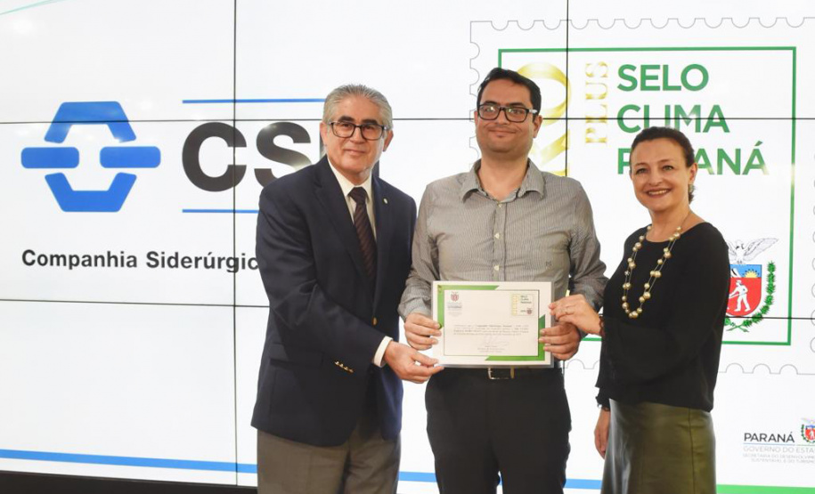 O Prêmio Selo Clima Paraná 2019 foi entregue nesta quinta-feira (07) a 36 empresas que, voluntariamente, decidiram medir, divulgar e reduzir as emissões de gases de efeito estufa, causadores do aquecimento global e das mudanças climáticas. O mais importante deles é o dióxido de carbono (CO2). Foto: Denis Ferreira Netto/AEN