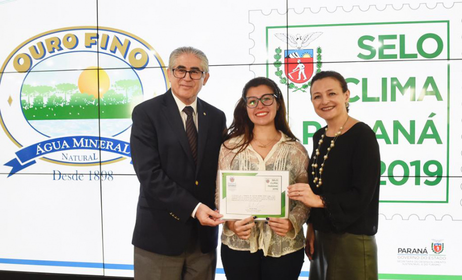 O Prêmio Selo Clima Paraná 2019 foi entregue nesta quinta-feira (07) a 36 empresas que, voluntariamente, decidiram medir, divulgar e reduzir as emissões de gases de efeito estufa, causadores do aquecimento global e das mudanças climáticas. O mais importante deles é o dióxido de carbono (CO2). Foto: Denis Ferreira Netto/AEN