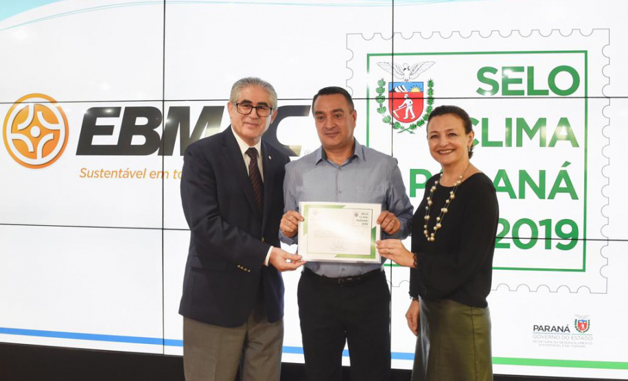 O Prêmio Selo Clima Paraná 2019 foi entregue nesta quinta-feira (07) a 36 empresas que, voluntariamente, decidiram medir, divulgar e reduzir as emissões de gases de efeito estufa, causadores do aquecimento global e das mudanças climáticas. O mais importante deles é o dióxido de carbono (CO2). Foto: Denis Ferreira Netto/AEN