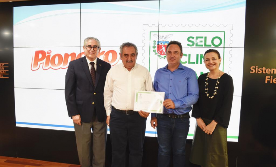 O Prêmio Selo Clima Paraná 2019 foi entregue nesta quinta-feira (07) a 36 empresas que, voluntariamente, decidiram medir, divulgar e reduzir as emissões de gases de efeito estufa, causadores do aquecimento global e das mudanças climáticas. O mais importante deles é o dióxido de carbono (CO2). Foto: Denis Ferreira Netto/AEN