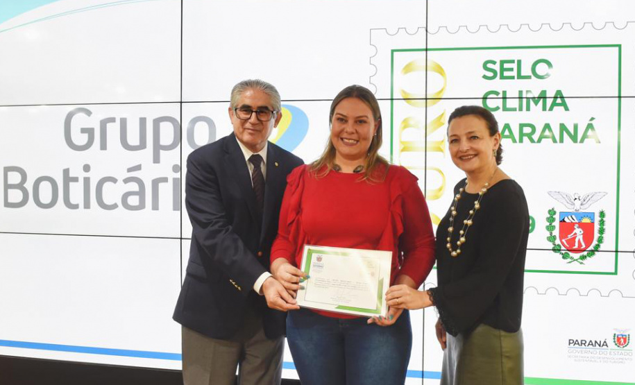 O Prêmio Selo Clima Paraná 2019 foi entregue nesta quinta-feira (07) a 36 empresas que, voluntariamente, decidiram medir, divulgar e reduzir as emissões de gases de efeito estufa, causadores do aquecimento global e das mudanças climáticas. O mais importante deles é o dióxido de carbono (CO2). Foto: Denis Ferreira Netto/AEN