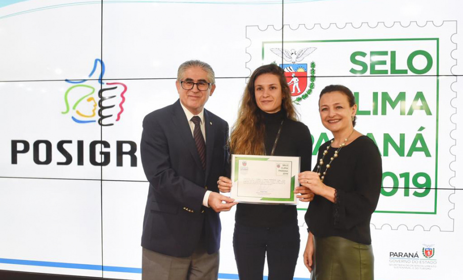 O Prêmio Selo Clima Paraná 2019 foi entregue nesta quinta-feira (07) a 36 empresas que, voluntariamente, decidiram medir, divulgar e reduzir as emissões de gases de efeito estufa, causadores do aquecimento global e das mudanças climáticas. O mais importante deles é o dióxido de carbono (CO2). Foto: Denis Ferreira Netto/AEN