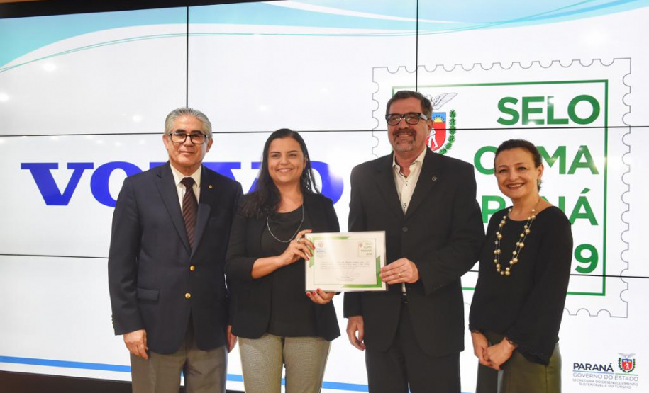 O Prêmio Selo Clima Paraná 2019 foi entregue nesta quinta-feira (07) a 36 empresas que, voluntariamente, decidiram medir, divulgar e reduzir as emissões de gases de efeito estufa, causadores do aquecimento global e das mudanças climáticas. O mais importante deles é o dióxido de carbono (CO2). Foto: Denis Ferreira Netto/AEN