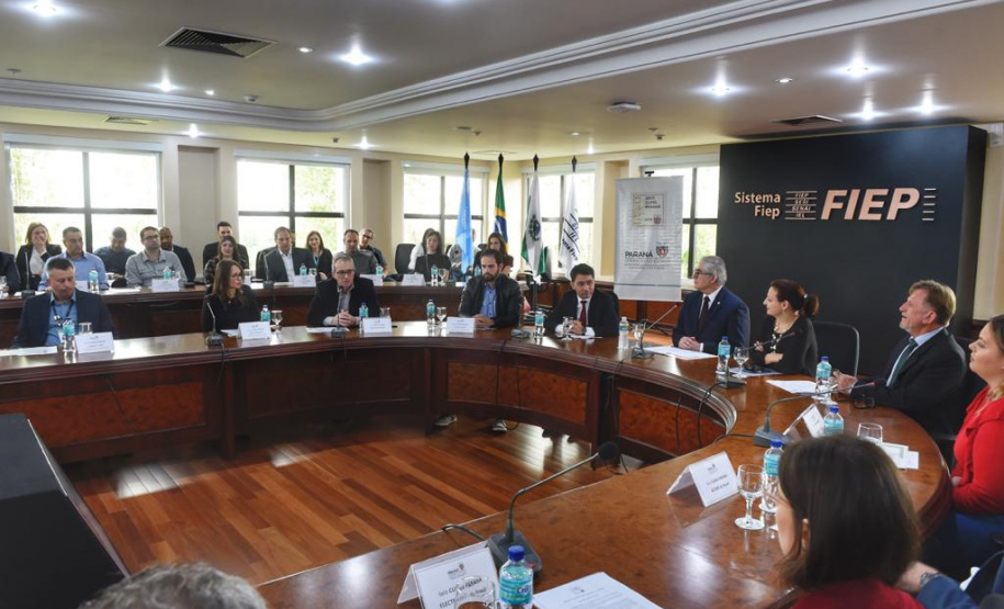 O Prêmio Selo Clima Paraná 2019 foi entregue nesta quinta-feira (07) a 36 empresas que, voluntariamente, decidiram medir, divulgar e reduzir as emissões de gases de efeito estufa, causadores do aquecimento global e das mudanças climáticas. O mais importante deles é o dióxido de carbono (CO2). Foto: Denis Ferreira Netto/AEN