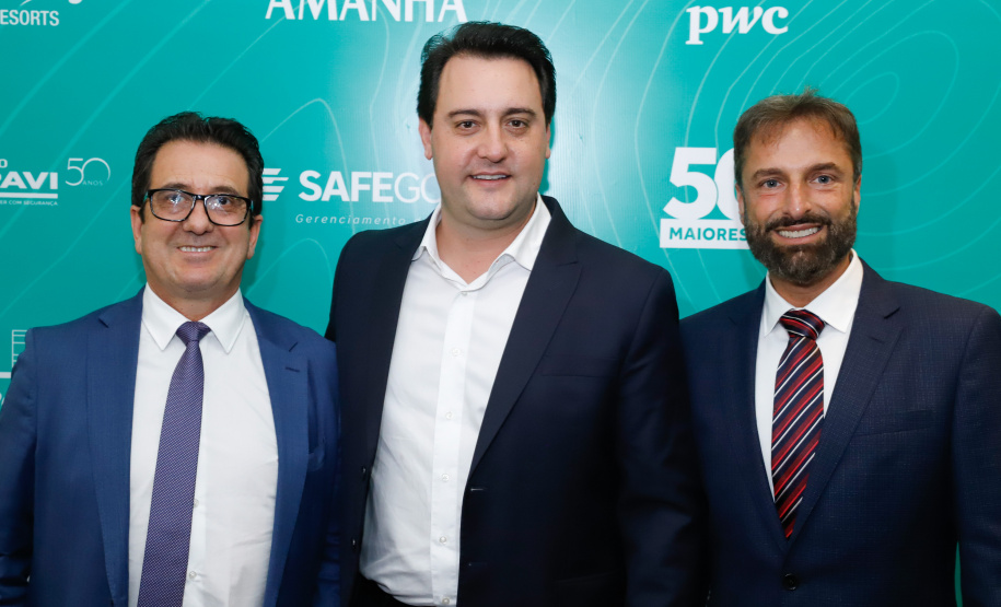 O governador Carlos Massa Ratinho Junior participa do evento de premiação das 500 maiores empresas do Sul.