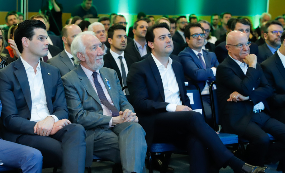 O governador Carlos Massa Ratinho Junior participa do evento de premiação das 500 maiores empresas do Sul.
