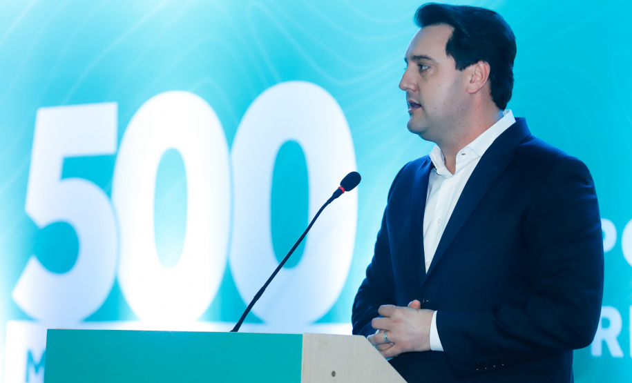 O governador Carlos Massa Ratinho Junior participa do evento de premiação das 500 maiores empresas do Sul.