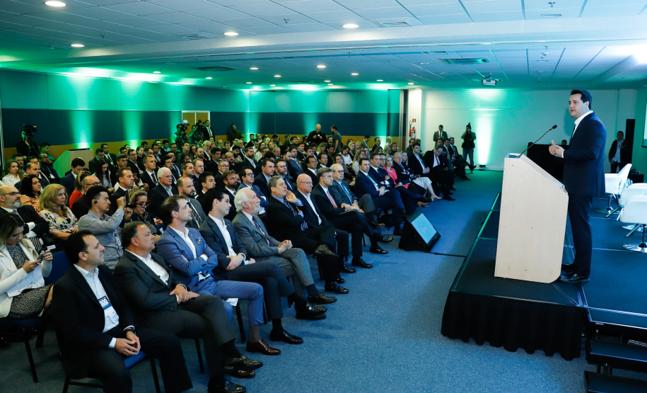 O governador Carlos Massa Ratinho Junior participa do evento de premiação das 500 maiores empresas do Sul.