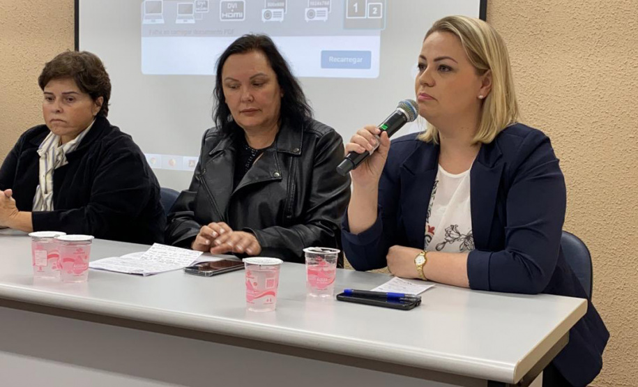 Agentes que atuam nas Unidades de Socioeducação participam nesta quarta e quinta-feira (06 e 07) de um curso na Escola de Magistratura do Paraná, em Curitiba. O objetivo é a especializar esses profissionais para o trabalho com as famílias dos adolescentes em cumprimento de medida socioeducativa de internação provisória, internação e semiliberdade.Foto:Divulgação/ SEJUF