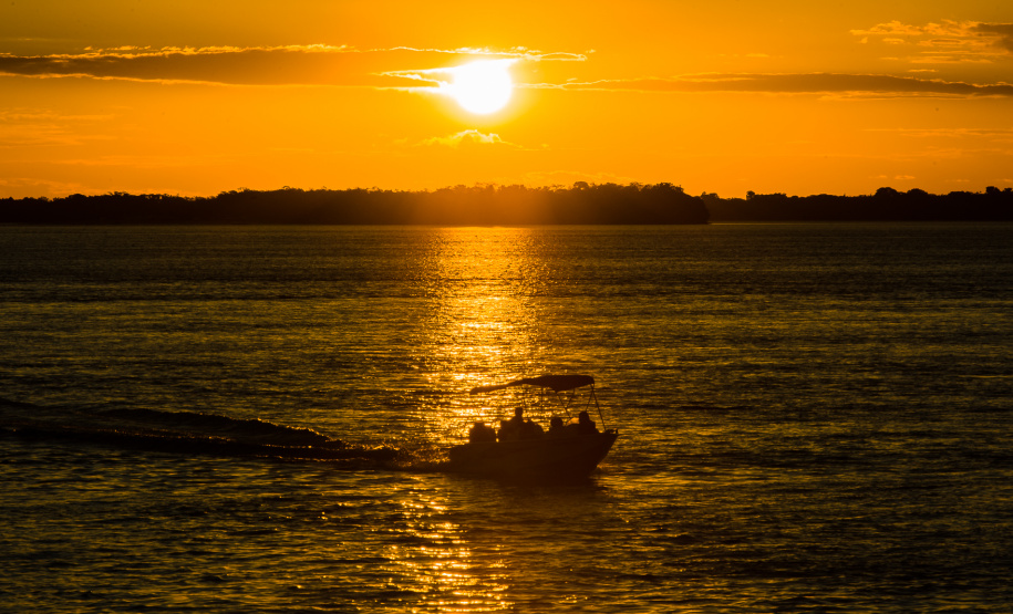 Localizado no Noroeste do Paraná, a cerca de 173 quilômetros de Maringá,  Porto Rico vem se tornando um destino cada vez mais procurado para férias e lazer nos fins de semana. O município de pouco mais de 3 mil habitantes é banhado pelo Rio Paraná, o que propicia aproveitar praias de água doce, a prática de esportes aquáticos, passeios de barco e lancha, além da pesca. Curitiba, 08-11-2019-Foto: Fabio Dias/Acervo EPR