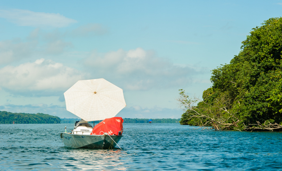 Localizado no Noroeste do Paraná, a cerca de 173 quilômetros de Maringá,  Porto Rico vem se tornando um destino cada vez mais procurado para férias e lazer nos fins de semana. O município de pouco mais de 3 mil habitantes é banhado pelo Rio Paraná, o que propicia aproveitar praias de água doce, a prática de esportes aquáticos, passeios de barco e lancha, além da pesca. Curitiba, 08-11-2019-Foto: Fabio Dias/Acervo EPR