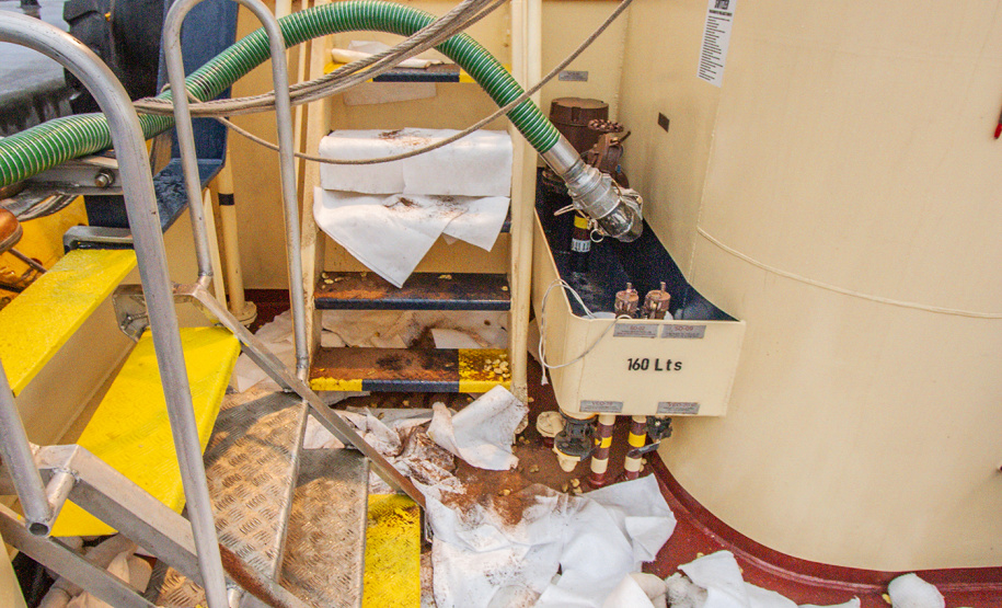 Diversas entidades que compõem a comunidade portuária participaram quinta-feira (7) de um simulado de acidente em um rebocador no Porto de Paranaguá. Para avaliar a reação dos envolvidos, poucos foram avisados do exercício. O fator surpresa foi o principal. Curitiba, 08-11-2019