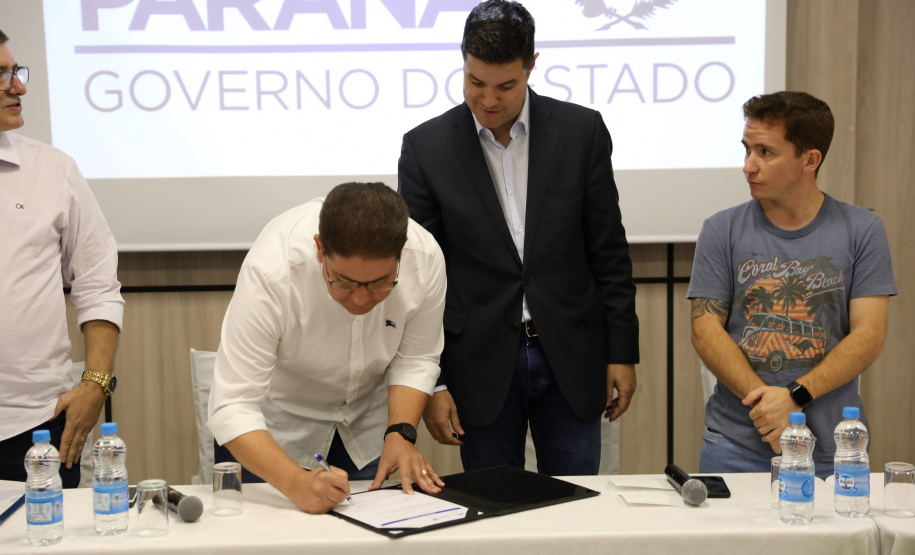 A Companhia de Saneamento do Paraná (Sanepar) vai ampliar o abastecimento de água e o esgotamento sanitário em Laranjeiras do Sul, no Centro-Oeste do Estado. A empresa está investindo R$ 17,6 milhões em obras no sistema de abastecimento e distribuição de água e mais R$ 1,9 milhão em melhorias no tratamento do esgoto. Foto: Divulgação/Sanepar