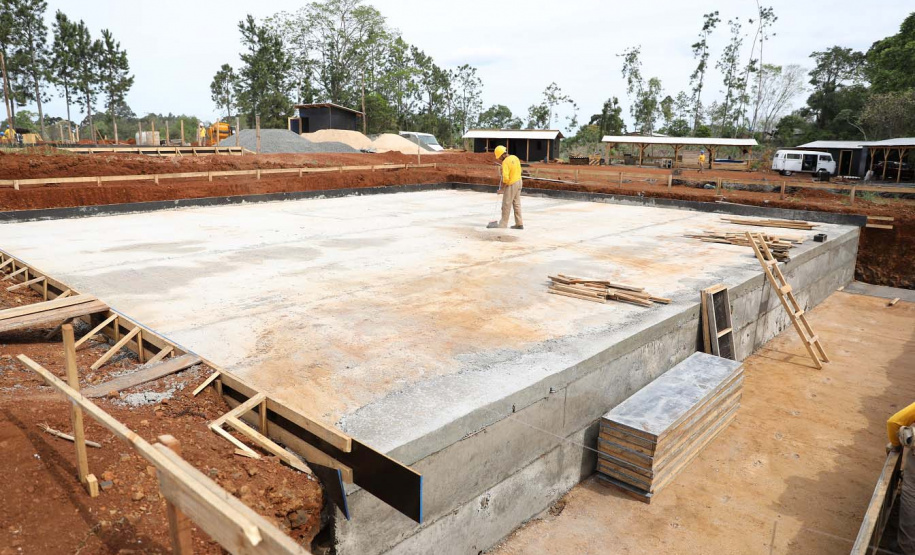 A Companhia de Saneamento do Paraná (Sanepar) vai ampliar o abastecimento de água e o esgotamento sanitário em Laranjeiras do Sul, no Centro-Oeste do Estado. A empresa está investindo R$ 17,6 milhões em obras no sistema de abastecimento e distribuição de água e mais R$ 1,9 milhão em melhorias no tratamento do esgoto. Foto: Divulgação/Sanepar