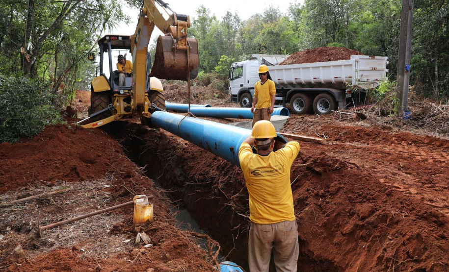 A Companhia de Saneamento do Paraná (Sanepar) vai ampliar o abastecimento de água e o esgotamento sanitário em Laranjeiras do Sul, no Centro-Oeste do Estado. A empresa está investindo R$ 17,6 milhões em obras no sistema de abastecimento e distribuição de água e mais R$ 1,9 milhão em melhorias no tratamento do esgoto. Foto: Divulgação/Sanepar