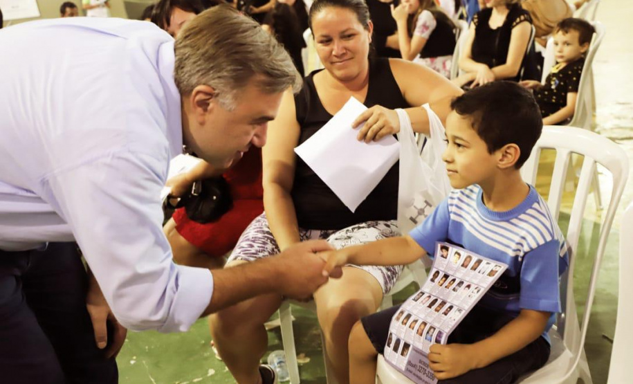 Em Guaratuba, no Litoral do Paraná, a feira de serviços Paraná Cidadão registrou quase 9 mil atendimentos. Foi o 20º evento realizado neste ano. “Oferecemos diversos serviços gratuitos de inclusão e cidadania para quem mais precisa”, disse o secretário da Justiça, Família e Trabalho do Governo do Paraná, Ney Leprevost, que participou do evento, realizado no Ginásio Ilda Silvano, no bairro Piçarras. Foto: Divulgação/SEJUF