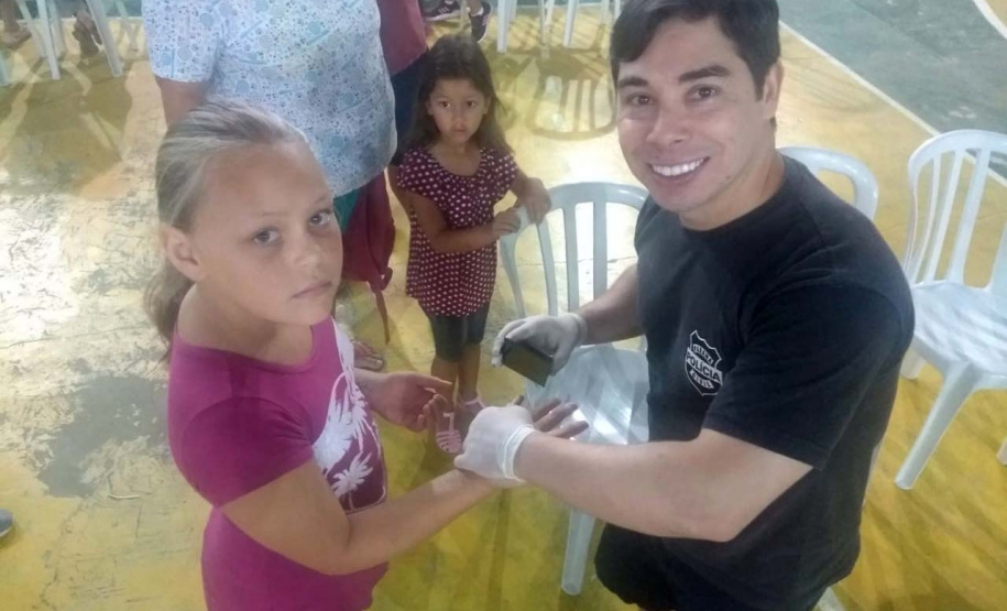 Em Guaratuba, no Litoral do Paraná, a feira de serviços Paraná Cidadão registrou quase 9 mil atendimentos. Foi o 20º evento realizado neste ano. “Oferecemos diversos serviços gratuitos de inclusão e cidadania para quem mais precisa”, disse o secretário da Justiça, Família e Trabalho do Governo do Paraná, Ney Leprevost, que participou do evento, realizado no Ginásio Ilda Silvano, no bairro Piçarras. Foto: Divulgação/SEJUF