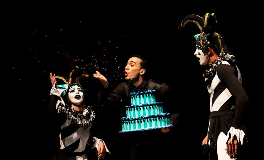 Dança, música e teatro marcam a programação de fim de ano do Centro Cultural Teatro Guaíra. Entre as atrações há a estreia de João e Maria, montagem especial da Escola de Dança Teatro Guaíra, com mais de 100 alunos em cena. Já a Orquestra Sinfônica do Paraná apresenta cinco concertos até o fim de dezembro, incluindo o espetáculo My Fair Lady, com 14 trechos do musical clássico, que será cantado ao vivo em português.