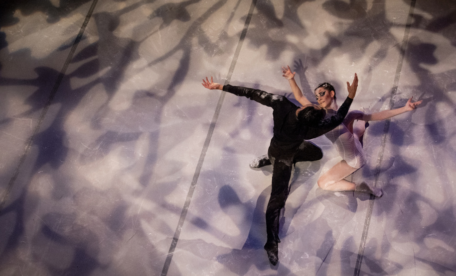 Dança, música e teatro marcam a programação de fim de ano do Centro Cultural Teatro Guaíra. Entre as atrações há a estreia de João e Maria, montagem especial da Escola de Dança Teatro Guaíra, com mais de 100 alunos em cena. Já a Orquestra Sinfônica do Paraná apresenta cinco concertos até o fim de dezembro, incluindo o espetáculo My Fair Lady, com 14 trechos do musical clássico, que será cantado ao vivo em português.