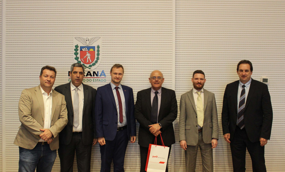 Os projetos do Corredor Oeste de Exportação - Nova Ferroeste, que deverá ligar Maracaju (MS) ao Porto de Paranaguá, incluindo o ramal Cascavel a Foz do Iguaçu, foram apresentados aos empresários da RZD International, uma operadora do sistema ferroviário russo. Foto: Divulgação/SEPL