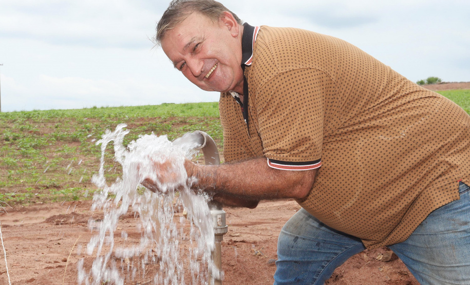 Sanepar instala água tratada na comunidade ruaral Alto do Divino, 11km da sede do município de Campo Morão. N/F: José Carlos Casalvara.Campo Mourão, 08-11-19.Foto: Arnaldo Alves / AEN.