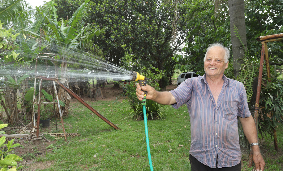 Sanepar instala água tratada na comunidade ruaral Alto do Divino, 11km da sede do município de Campo Morão. N/F: Noel Crispim.Campo Mourão, 08-11-19.Foto: Arnaldo Alves / AEN.