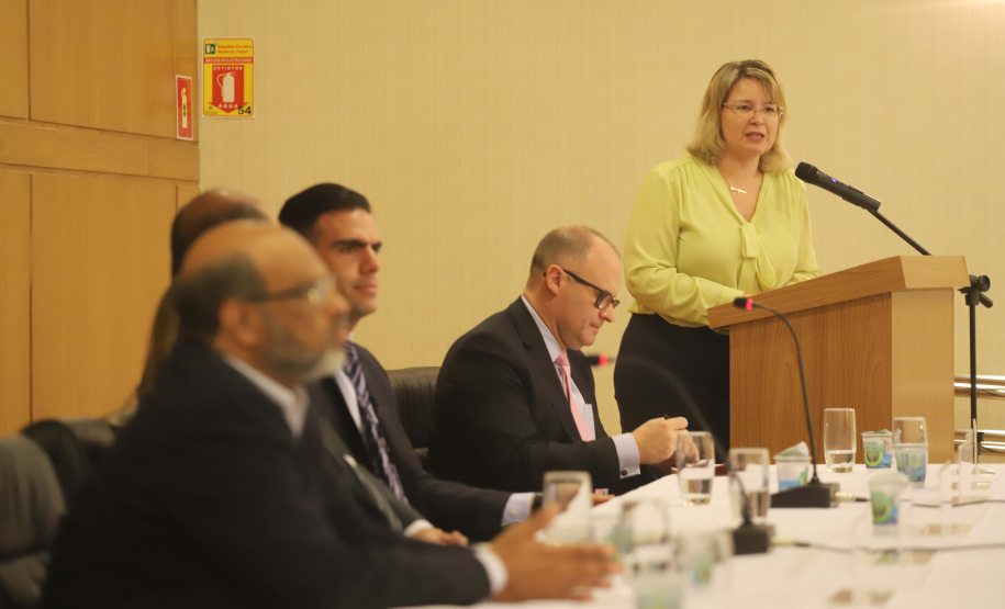 A Procuradora Geral do Estado empossa os novos Procuradores do Estado. N/F: representante da OAB/PR, Christyanne Bortolotto.Curitiba, 11-11-19.Foto: Arnaldo Alves / AEN.