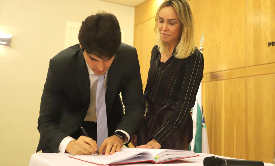 A Procuradora Geral do Estado empossa os novos Procuradores do Estado.Curitiba, 11-11-19.Foto: Arnaldo Alves / AEN.