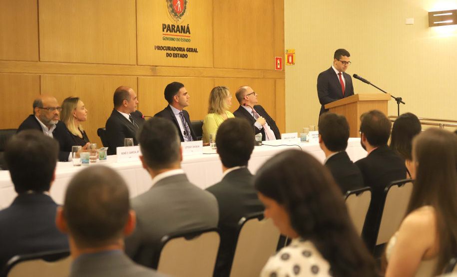 A Procuradora Geral do Estado empossa os novos Procuradores do Estado.Curitiba, 11-11-19.Foto: Arnaldo Alves / AEN.