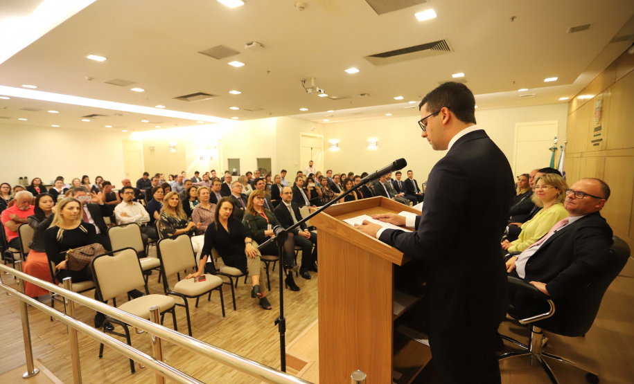 A Procuradora Geral do Estado empossa os novos Procuradores do Estado.Curitiba, 11-11-19.Foto: Arnaldo Alves / AEN.