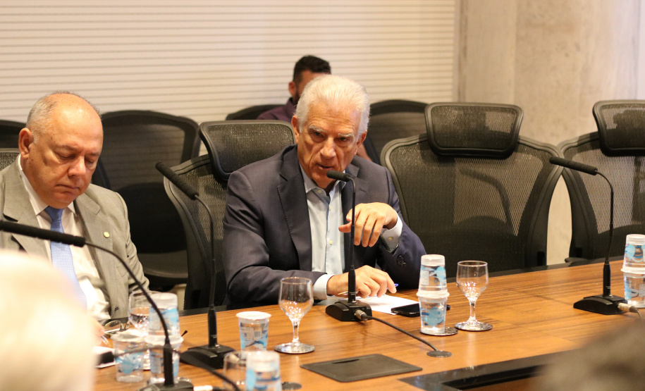 A modernização da malha rodoviária paranaense e as novas concessões de rodovias foram temas de um encontro realizado nesta segunda-feira (11), no Palácio Iguaçu, entre representantes do Governo do Estado e parlamentares da bancada federal paranaense em Brasília