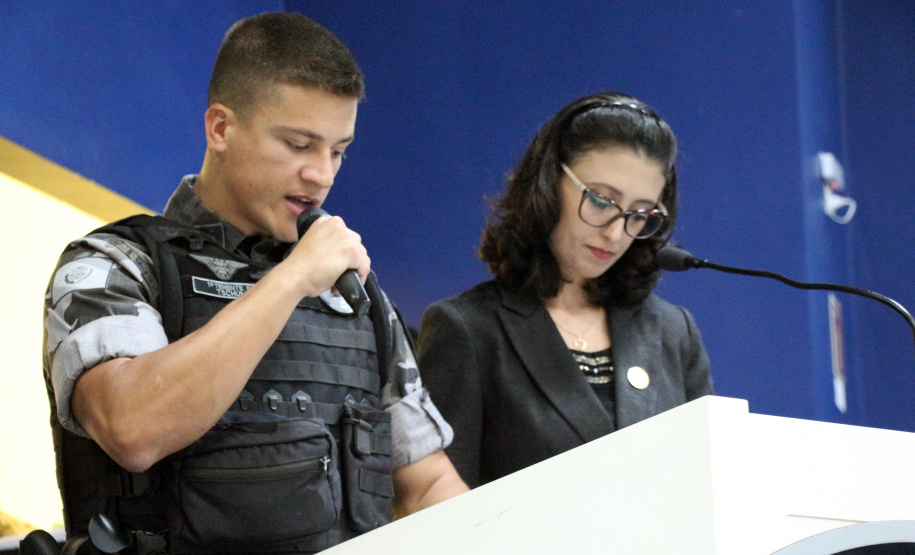 O Batalhão de Operações Especiais comemorou nesta segunda-feira (11) nove anos em solenidade em Curitiba. Para marcar a data foram entregues comandas, medalhas e certificados. O comandante-geral da Polícia Militar do Paraná, Péricles da Matos, falou sobre a trajetória da unidade desde que foi criada, passando pelo surgimento das operações especiais na PM, há quase 50 anos, através do Comando de Operações Especiais (COE). Foto:PMPR