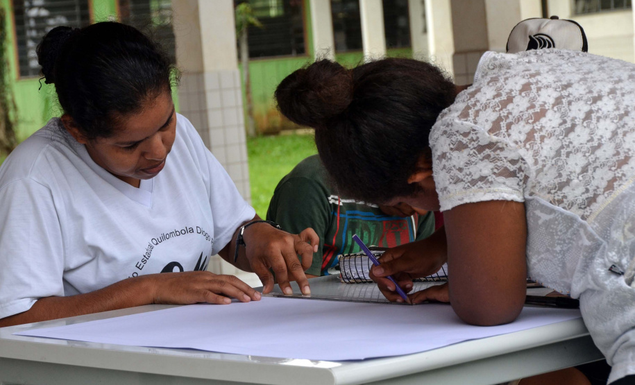 Representantes da Superintendência do Diálogo e Interação Social (Sudis), do Governo do Estado, visitaram nesta semana Comunidades Quilombolas no Vale do Ribeira e se reuniram com lideranças. A iniciativa fez parte do projeto Diálogo Paraná Itinerante, de atenção aos povos tradicionais. Foram apresentados os objetivos da nova Superintendência, que foi criada pelo governador Ratinho Junior neste ano. Foto: Nelson Andrade/SUDIS