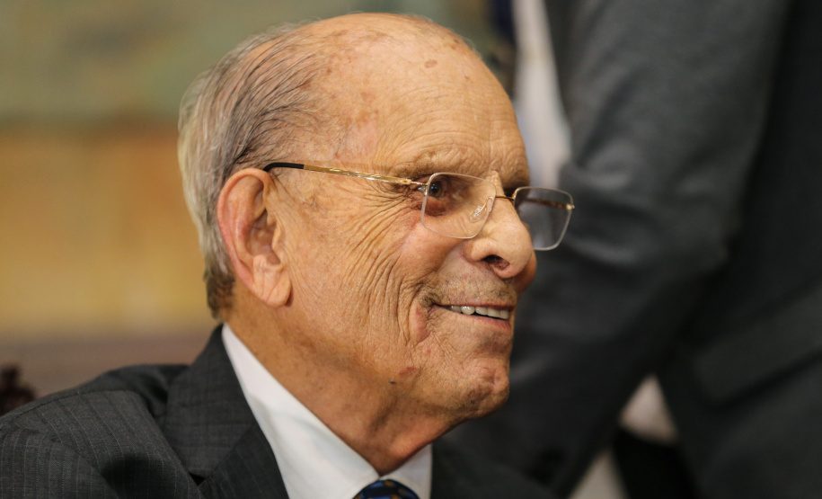 Lançamento de Livro e homenagem de universidades estaduais ao ex-governador Paulo Pimentel, no Salão Nobre do Palácio Iguaçu em Curitiba. 11/11/2019 - Foto: Geraldo Bubniak/AEN