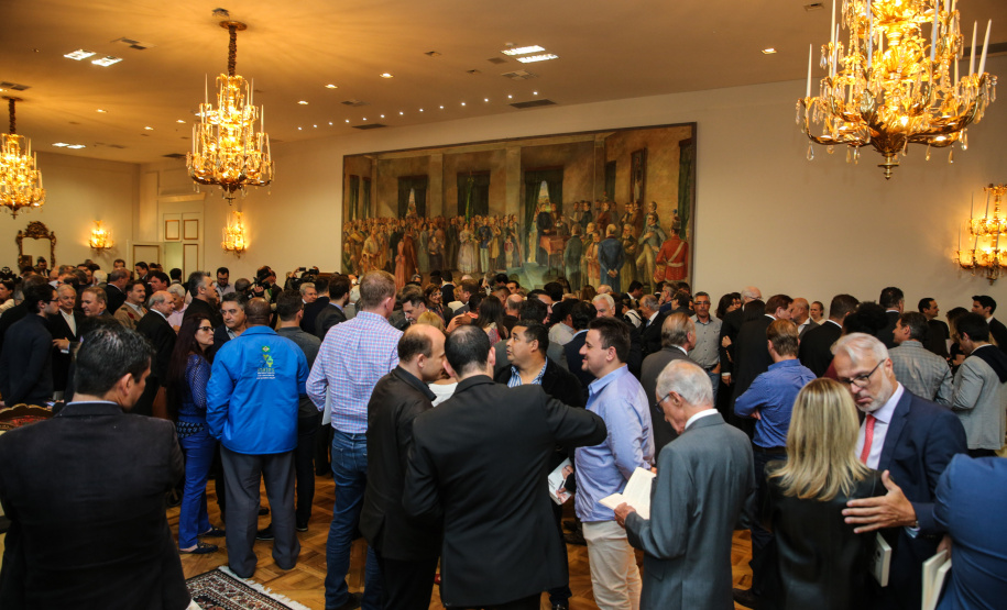Lançamento de Livro e homenagem de universidades estaduais ao ex-governador Paulo Pimentel, no Salão Nobre do Palácio Iguaçu em Curitiba. 11/11/2019 - Foto: Geraldo Bubniak/AEN