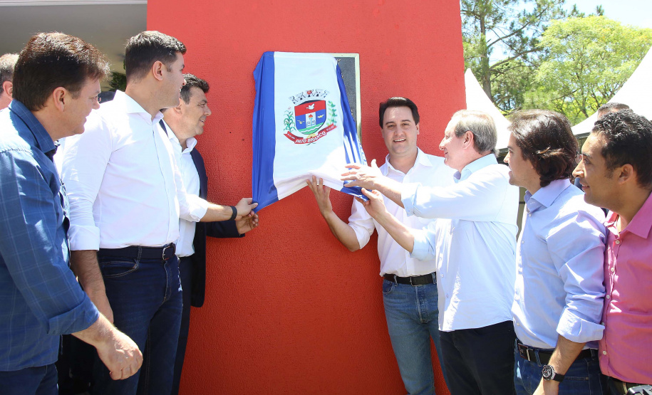 O governador Carlos Massa Ratinho Junior assinou na manhã desta terça-feira (12) a transferência da sede do Governo do Paraná para Pato Branco, polo do Sudoeste do Paraná