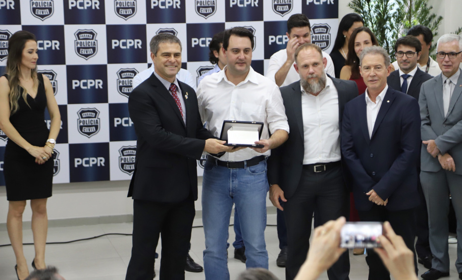 Pato Branco, no Sudoeste do Estado, ganhou uma nova sede da Delegacia da Mulher. O governador Carlos Massa Ratinho Junior inaugurou nesta terça-feira (12) o prédio em que a divisão especializada da Polícia Civil passa a funcionar. O espaço de 380 metros quadrados era utilizado pelo Fórum da cidade e foi repassado para a Secretaria de Estado da Segurança Pública. Foto: José Fernando Ogura/AEN