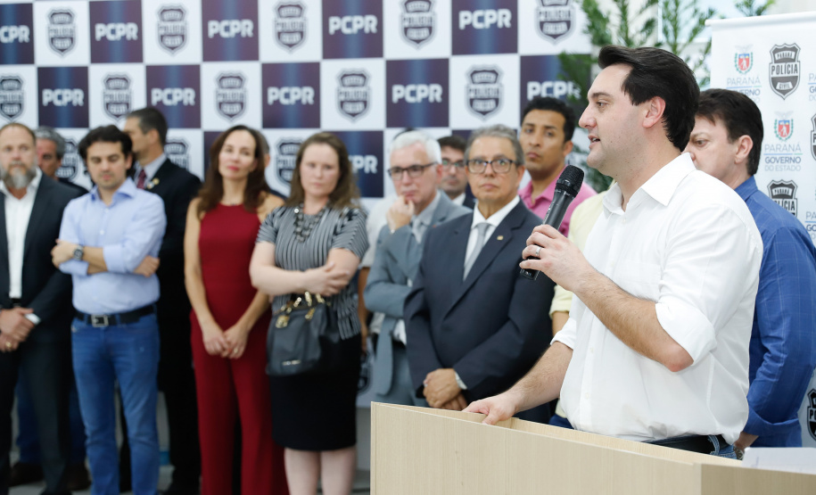 Pato Branco, no Sudoeste do Estado, ganhou uma nova sede da Delegacia da Mulher. O governador Carlos Massa Ratinho Junior inaugurou nesta terça-feira (12) o prédio em que a divisão especializada da Polícia Civil passa a funcionar. O espaço de 380 metros quadrados era utilizado pelo Fórum da cidade e foi repassado para a Secretaria de Estado da Segurança Pública.