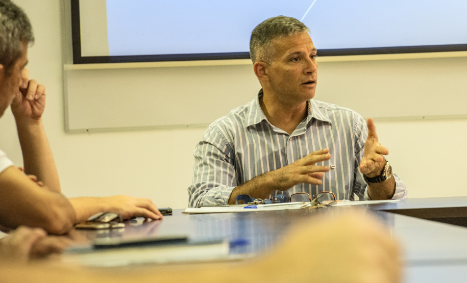 A retomada da atuação da Comissão Estadual de Segurança Pública nos Portos, Terminais e Vias Navegáveis (Cesportos), no Paraná, foi comemorada na reunião anual nesta terça-feira (12). Após um período de ostracismo, o colegiado formado por autoridades governamentais, da Portos do Paraná e das empresas portuárias voltou a ser atuante em 2019, aumentando o compromisso com os códigos internacionais de segurança vigentes.