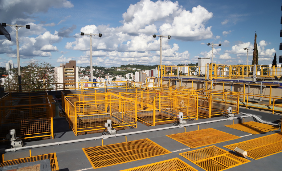 O Governo do Estado entregou nesta terça-feira (12) as obras de melhoria do sistema de abastecimento de água de Pato Branco, na região Sudoeste. O investimento foi de R$ 21 milhões. As obras foram entregues pelo governador Carlos Massa Ratinho Júnior e pelo diretor-presidente da Sanepar, Claudio Stabile.Foto: José Fernando Ogura/AEN