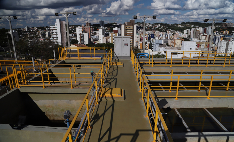 O Governo do Estado entregou nesta terça-feira (12) as obras de melhoria do sistema de abastecimento de água de Pato Branco, na região Sudoeste. O investimento foi de R$ 21 milhões. As obras foram entregues pelo governador Carlos Massa Ratinho Júnior e pelo diretor-presidente da Sanepar, Claudio Stabile.Foto: José Fernando Ogura/AEN