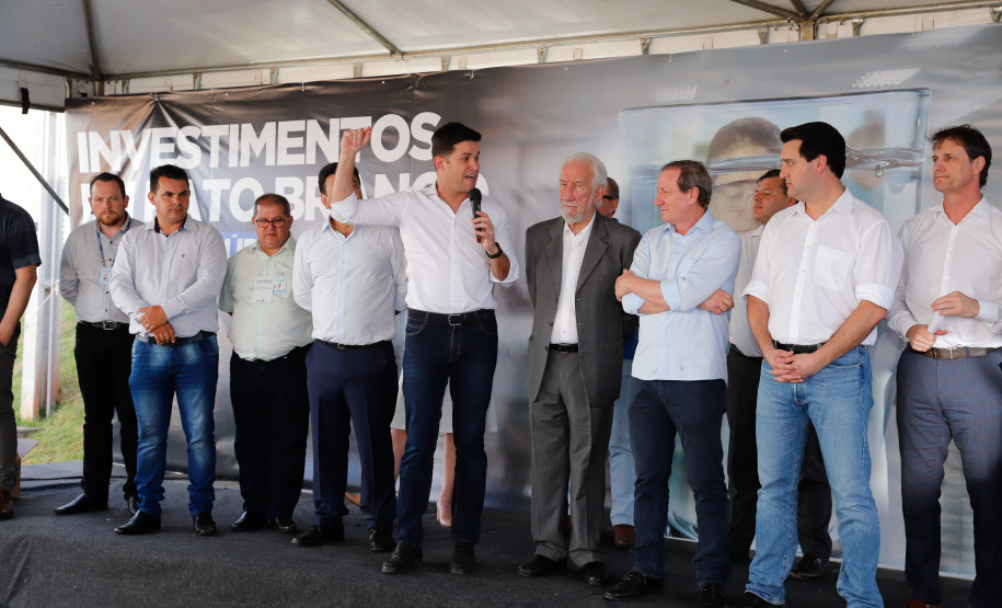 O Governo do Estado entregou nesta terça-feira (12) as obras de melhoria do sistema de abastecimento de água de Pato Branco, na região Sudoeste. O investimento foi de R$ 21 milhões. As obras foram entregues pelo governador Carlos Massa Ratinho Júnior e pelo diretor-presidente da Sanepar, Claudio Stabile.