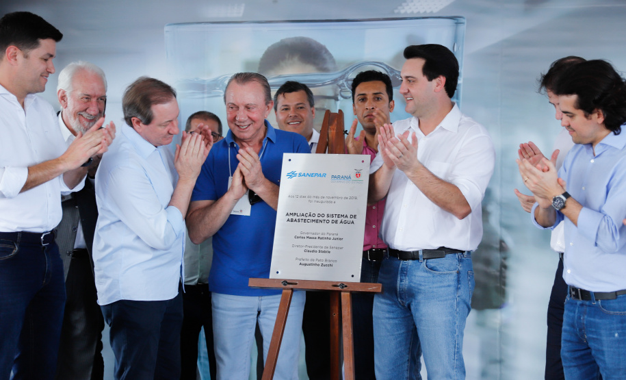 O Governo do Estado entregou nesta terça-feira (12) as obras de melhoria do sistema de abastecimento de água de Pato Branco, na região Sudoeste. O investimento foi de R$ 21 milhões. As obras foram entregues pelo governador Carlos Massa Ratinho Júnior e pelo diretor-presidente da Sanepar, Claudio Stabile.