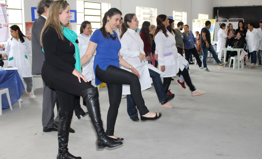 Servidores do Depen-PR de todo o Estado participam da 4ª Semana de Saúde do Trabalhador do Sistema Penitenciário. Com exames preventivos, palestras e bate-papos sobre a importância do cuidado com a saúde, o evento acontece até esta quarta-feira (13), Dia do Agente Penitenciário. As atividades foram abertas nesta terça (12), no Centro de Integração Social (CIS), em Piraquara. Foto: Divulgação/SESP