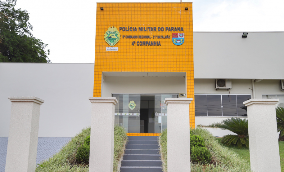 A 4ª Companhia da Polícia Militar, em Capanema, na região Sudoeste do Paraná, ganhou uma nova sede, mais moderna e ampla, com estrutura adequada para atender a população de cinco cidades da região Sudoeste. Além de Capanema, Planalto, Realeza, Pérola do Oeste e Santa Isabel do Oeste, conjunto de cidades próximo à fronteira com a Argentina, também serão assistidas pela Companhia. A inauguração foi nesta quarta-feira (13).Foto: José Fernando Ogura/AEN